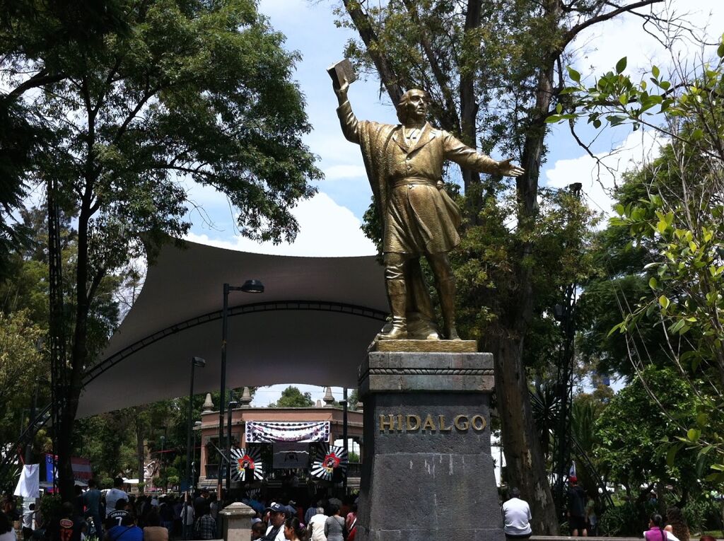 Monumento a Hidalgo-0
