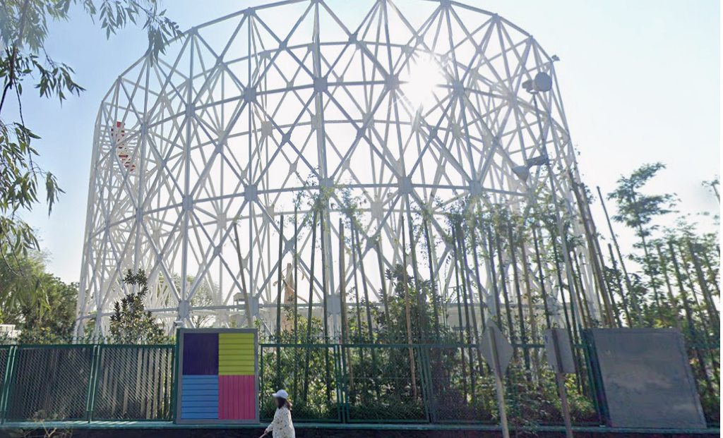 Monumento a la Montaña Rusa-0