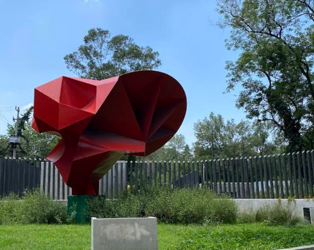 Estatua Modernista Chivatito Y Reforma-0