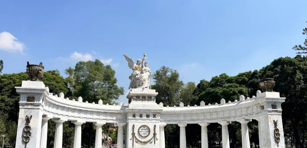 Hemiciclo a Juárez-0