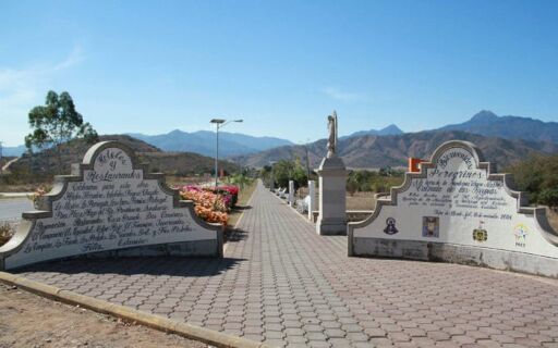 Calzada de las Reinas-0