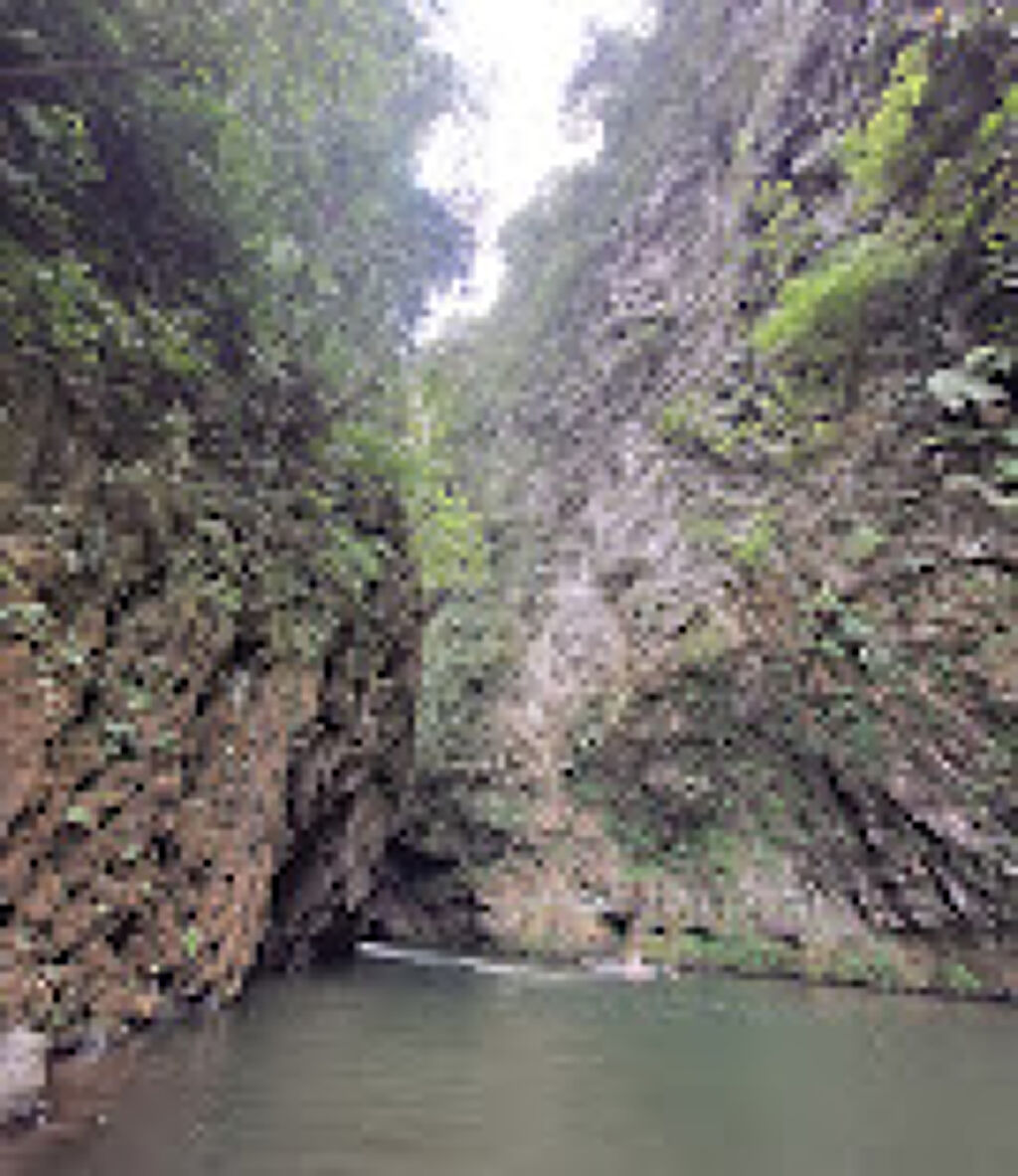 Cascada El Encanto-1