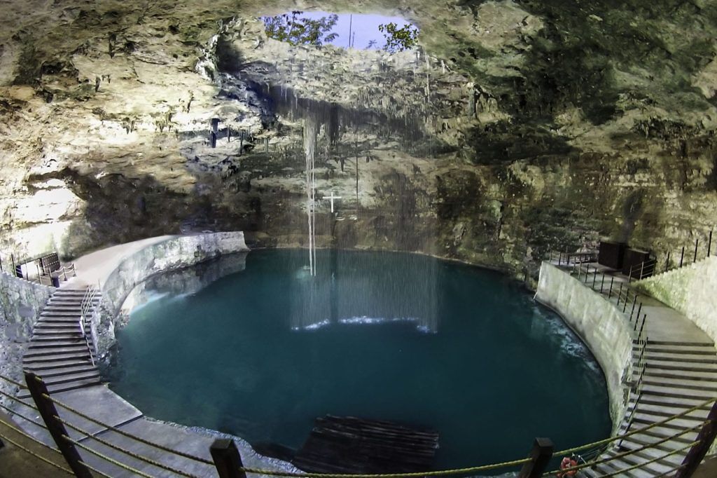 Cenote Hubikú, un "nido de iguanas"-1