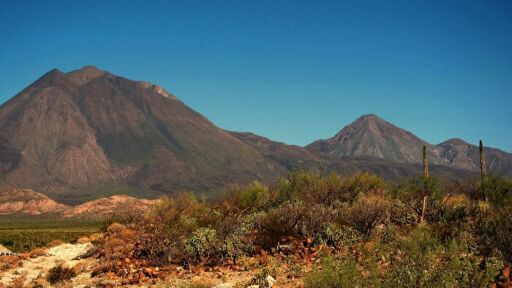 Complejo de volcanes Tres Vírgenes-0