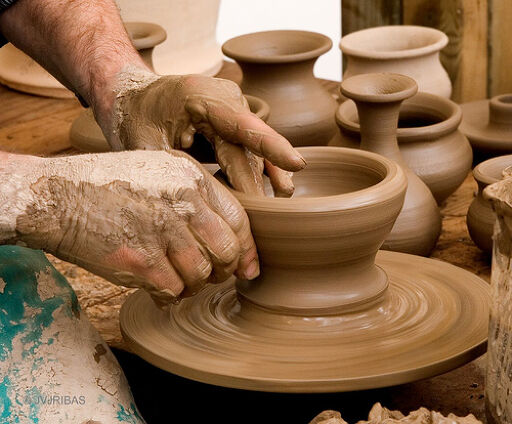 Compra artesanías y productos locales-0