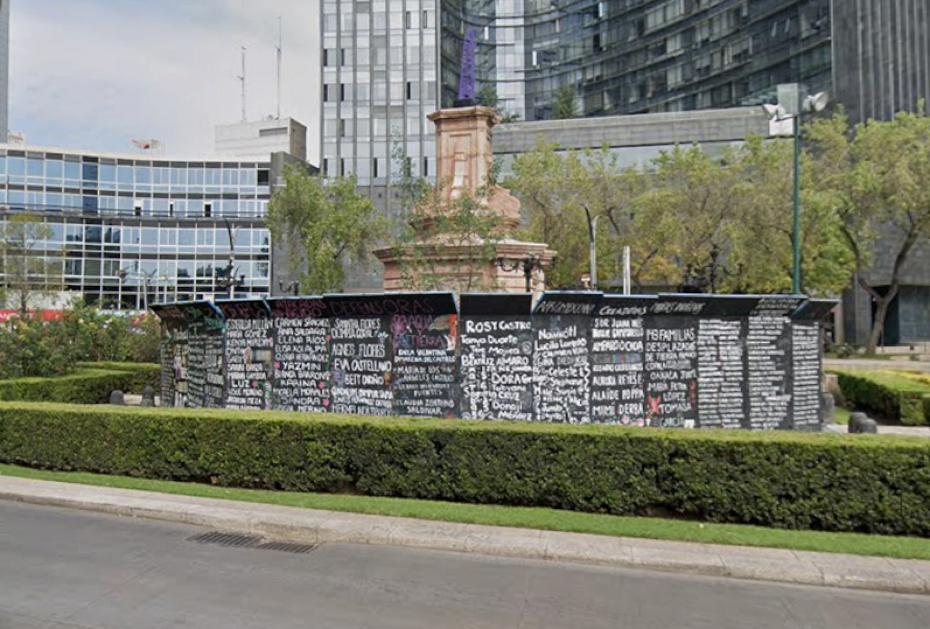 Monumento a Colón "Glorieta de las mujeres que luchan"-0