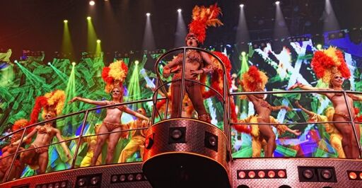 Disfruta y baila en los espectáculos de Coco Bongo-0