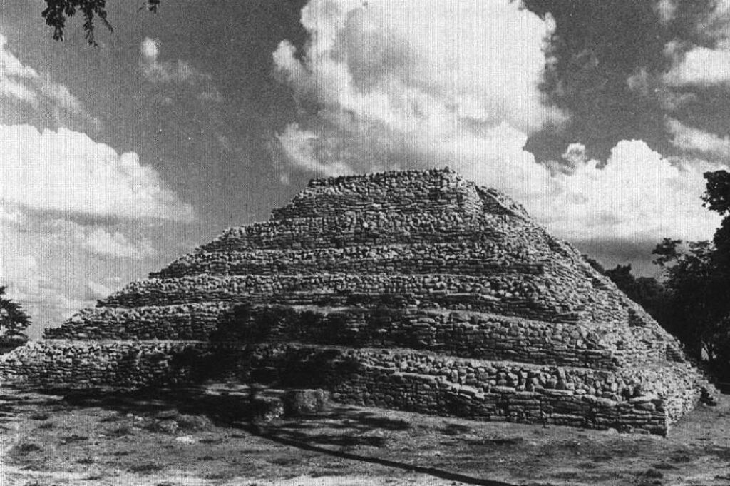 Piramide El Calón-1