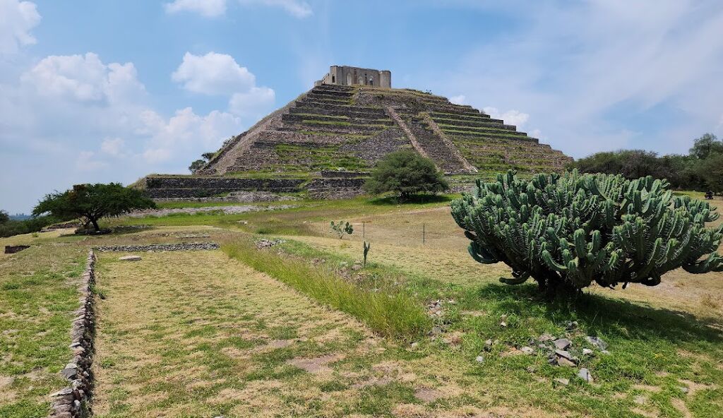 Zona arqueológica El Cerrito-3