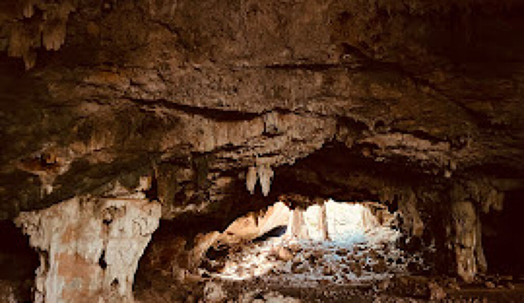 Grutas de Aktun Usil-3