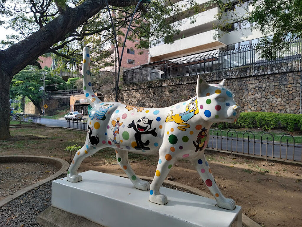 Monumento El Gato del Rio-2