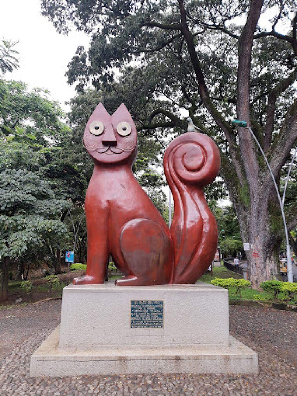 Monumento El Gato del Rio-1