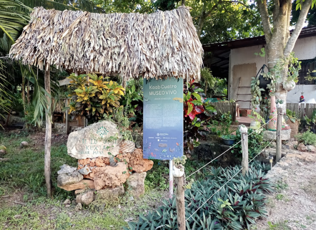 Museo de Comunidad U lu\''umil Kuxtal Solar Maya-0