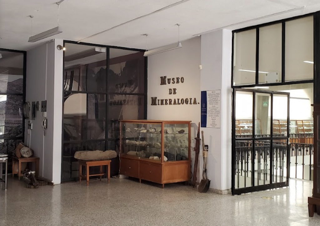 Museo de Mineralogía Eduardo Villaseñor Söhle-3