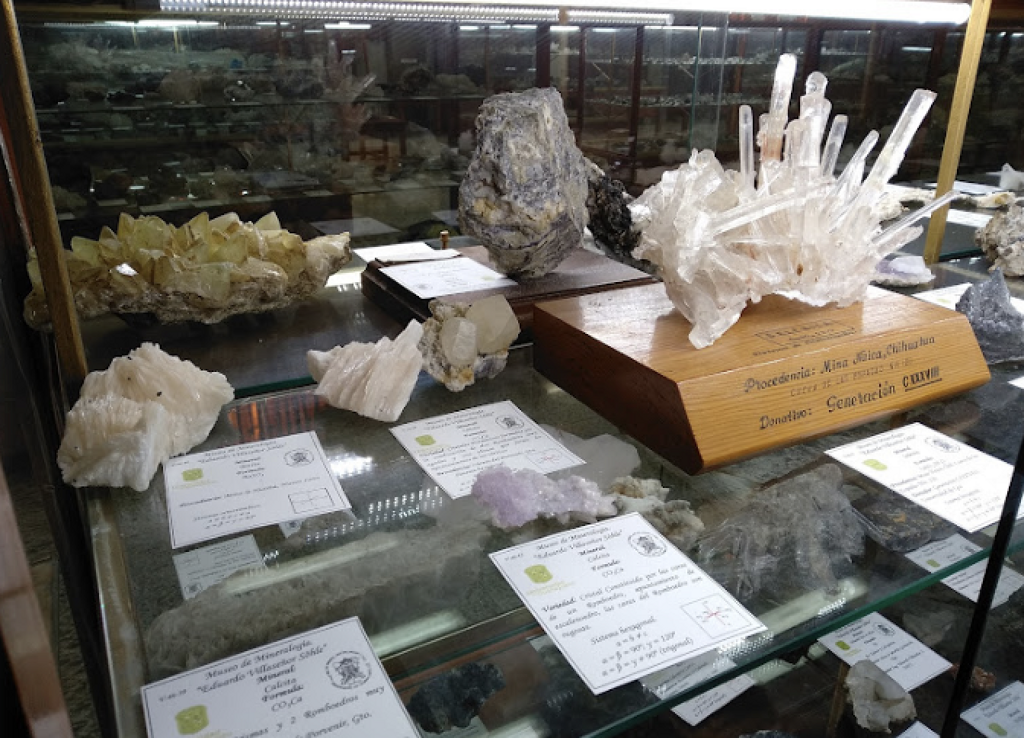 Museo de Mineralogía Eduardo Villaseñor Söhle-1
