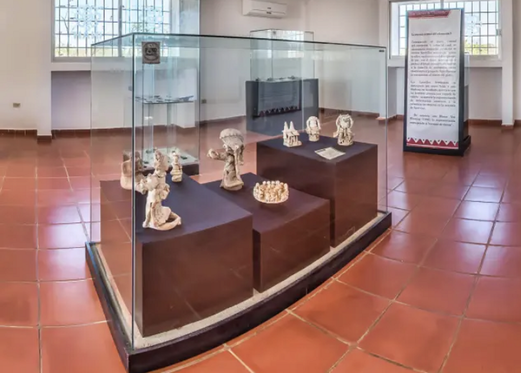 Museo de sitio de la Zona Arqueológica de Las Labradas-0