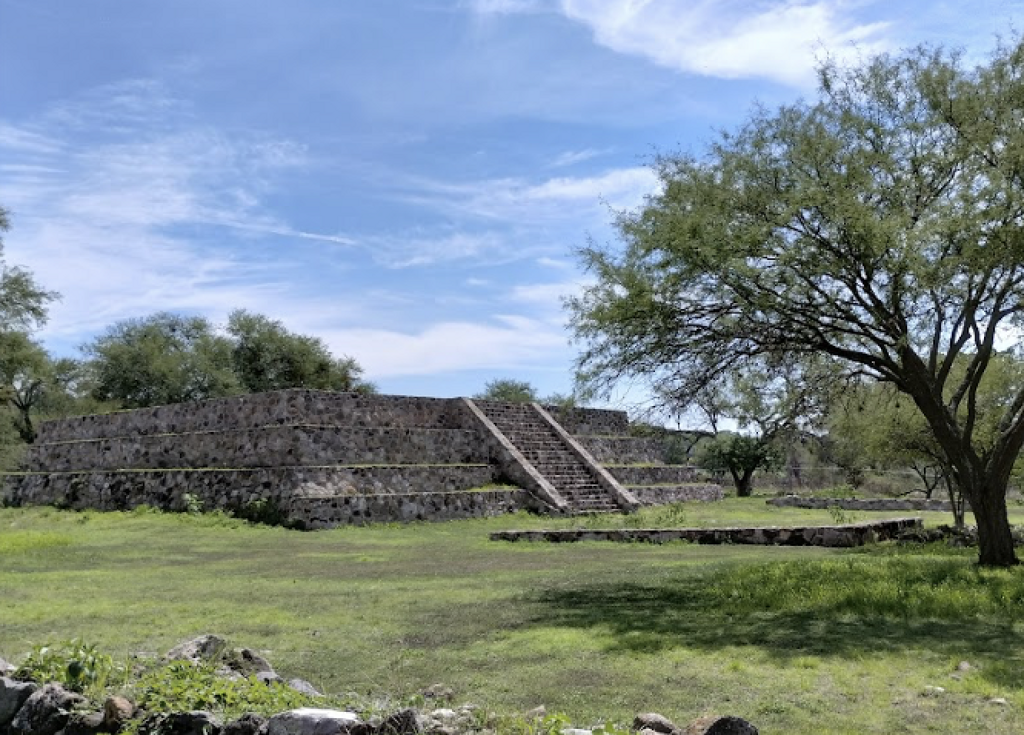 Museo de Sitio de la Zona Arqueológica de Tres Cerritos-1