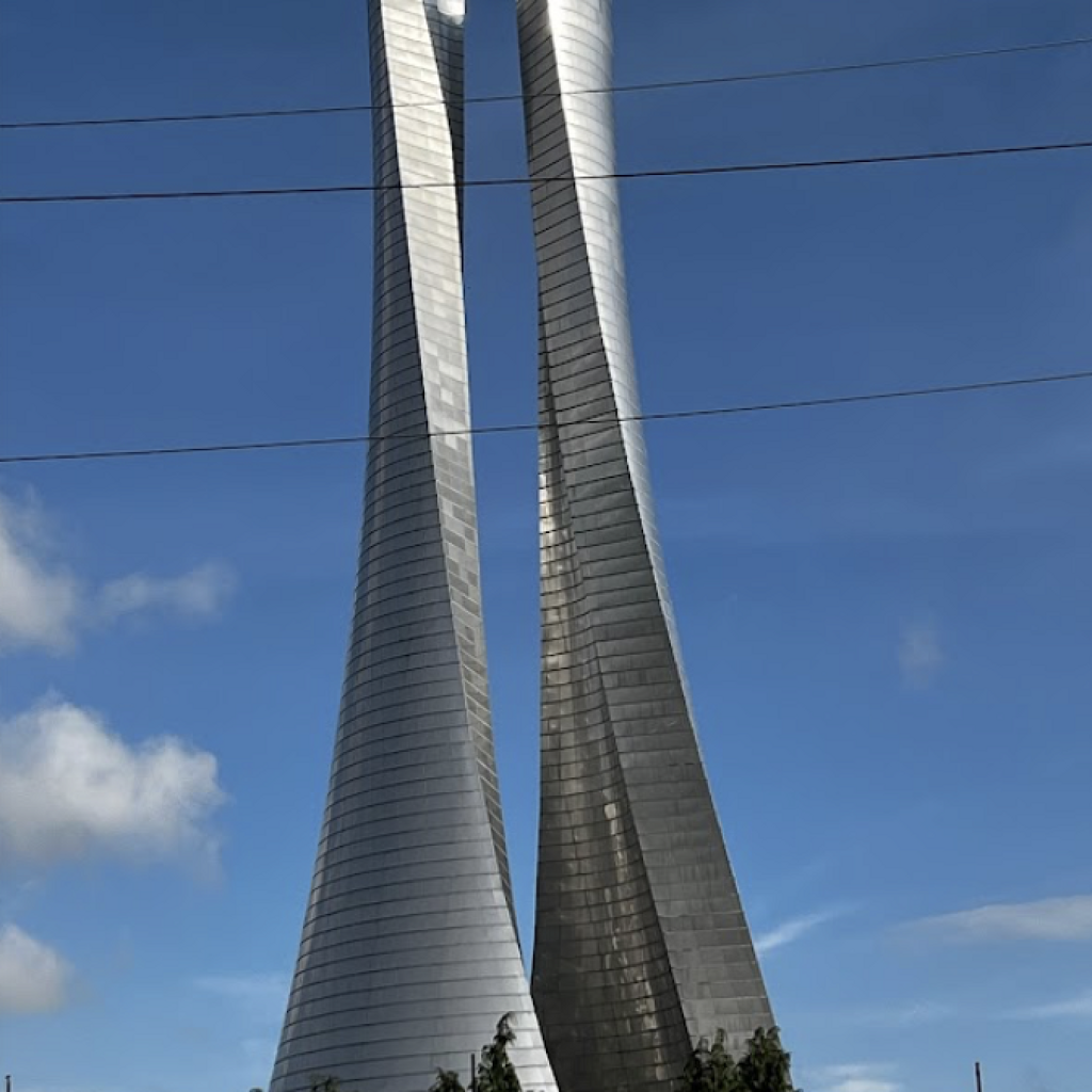 Museo Galería de Arte Mexiquense Torres Bicentenario-0