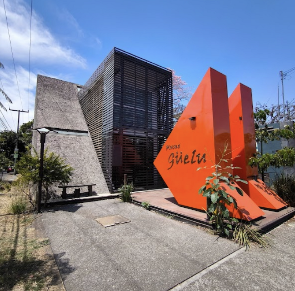 Museo Güelu-2