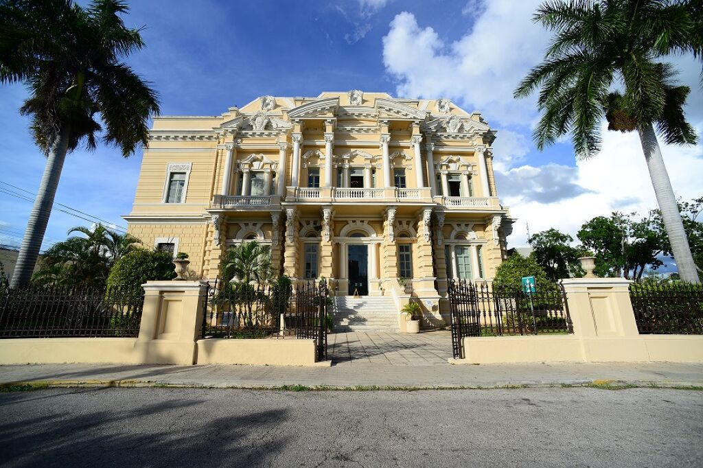 Museo Regional de Antropología de Yucatán, Palacio Cantón-0