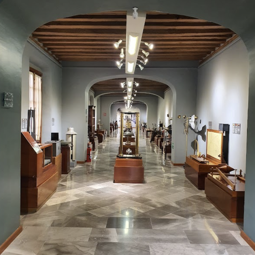 Museo Universitario Casa de los Muñecos-1