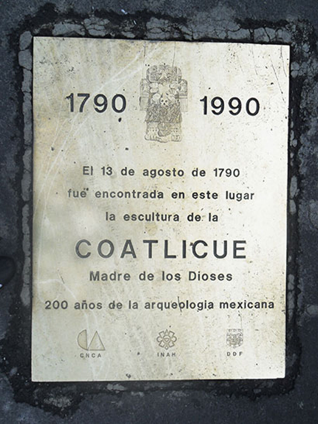 Placa del descubrimiento de la Coatlicue-1