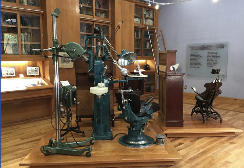 Sala de la Odontología Mexicana Dr. Samuel Fastlicht-0