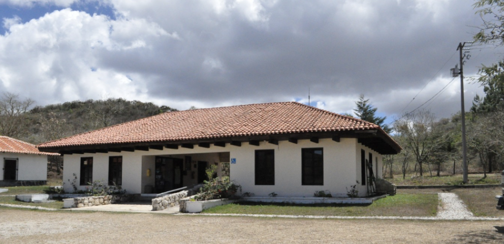 Sala Introductoria de la Zona Arqueológica de Tenam Puente -1
