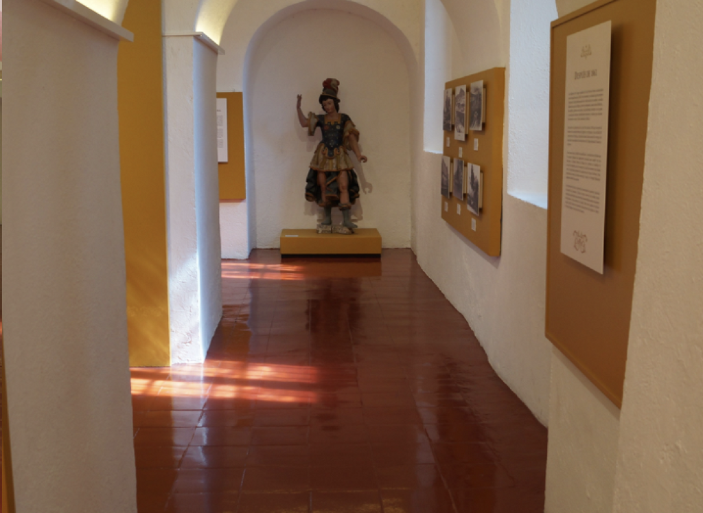 Sala San Francisco Arte e Historia. Un enfoque en el tiempo-1