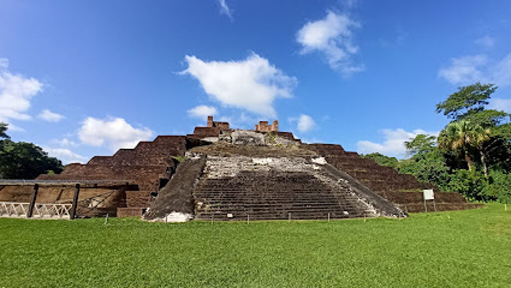 Zona Arqueológica de Comalcalco-0