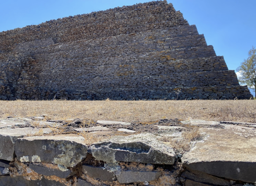 Zona arqueológica de Ihuatzio-1