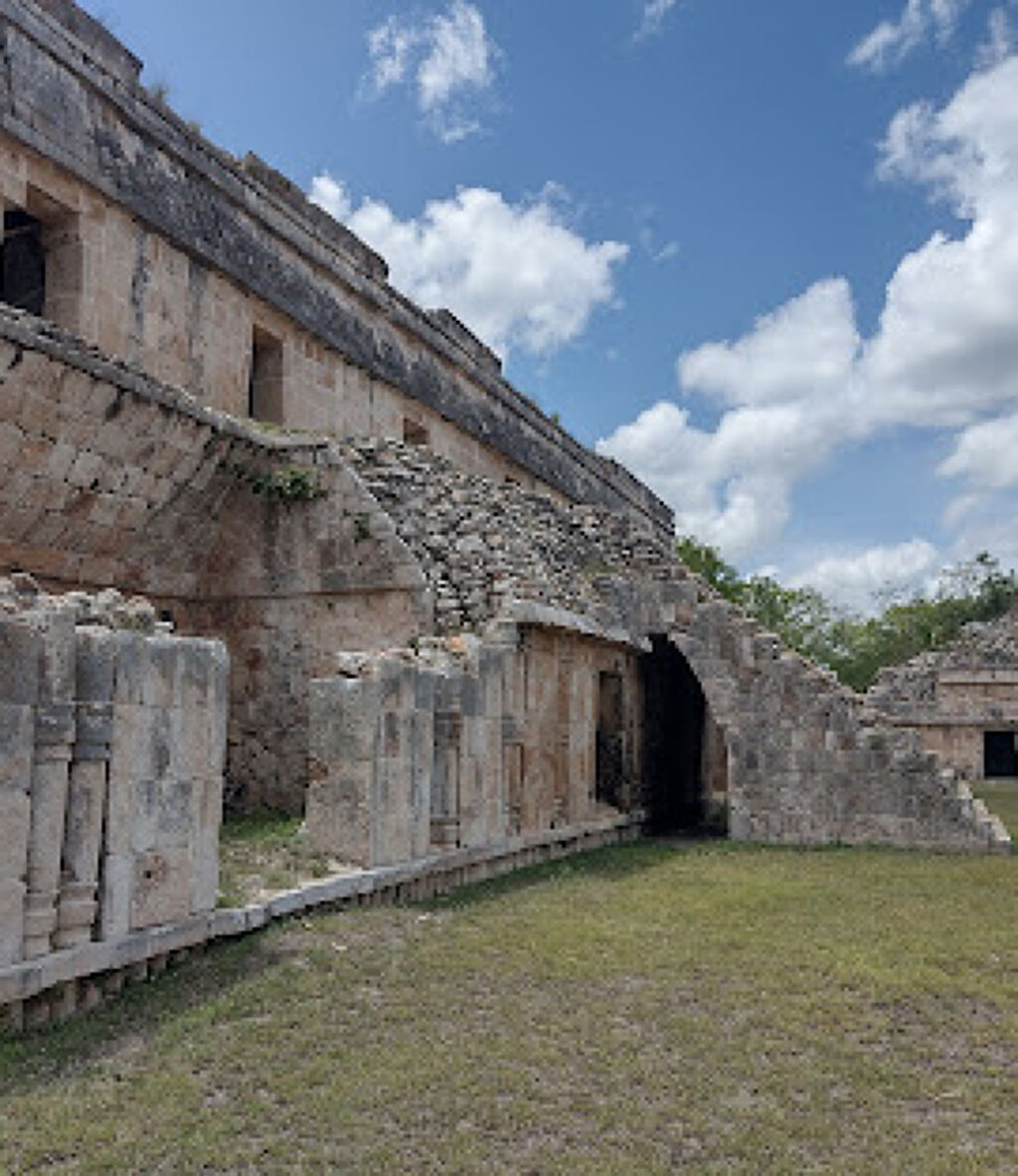 Zona arqueológica de Kabah-1