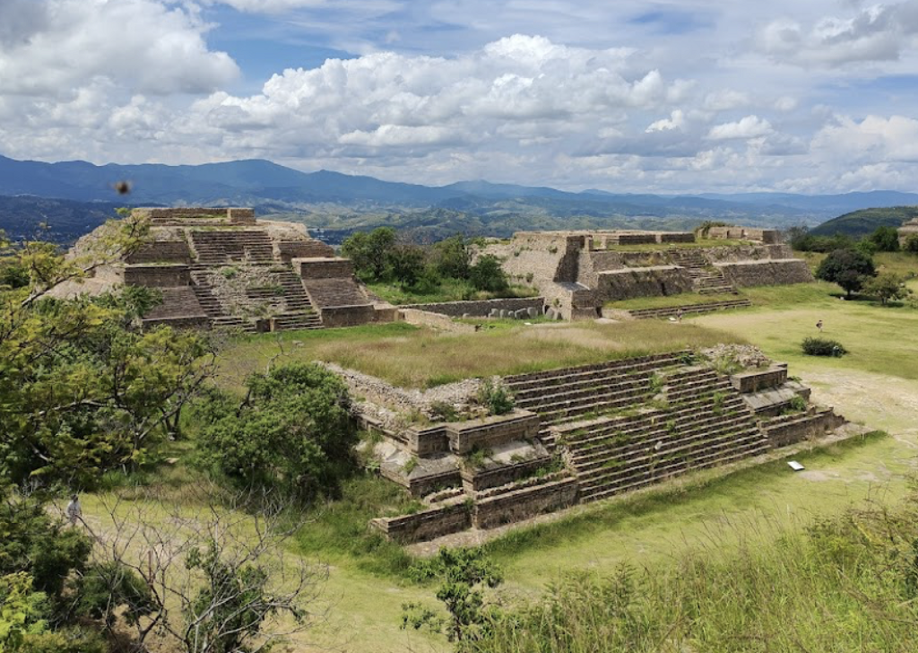 Zona arqueológica de Monte Albán-2